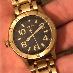 Nixon watch